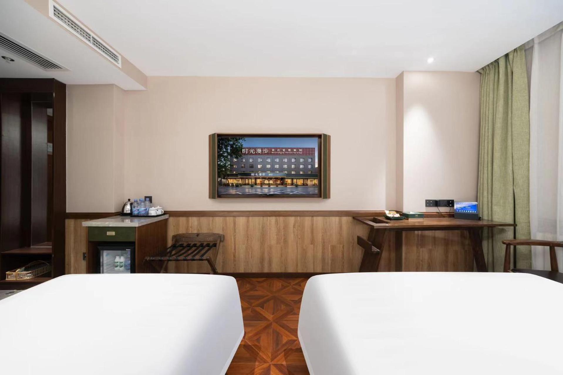 Nost Algia Hotel Near Beijing Panjiayuan Antique Market- Beijing Happy Valley, Cbd, China Zun And Sanlitun, Tian'Anmen Square, Free Ice Cream, Mineral Water, Coffee, Snacks And Laundry Service, Free Gymnastic, English Communication Well Exterior foto