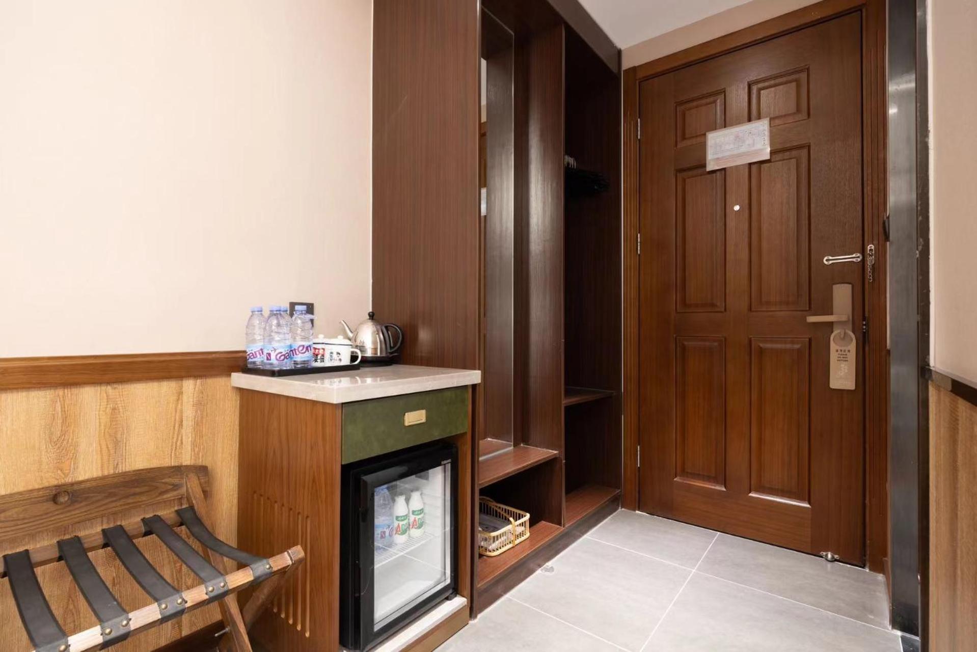 Nost Algia Hotel Near Beijing Panjiayuan Antique Market- Beijing Happy Valley, Cbd, China Zun And Sanlitun, Tian'Anmen Square, Free Ice Cream, Mineral Water, Coffee, Snacks And Laundry Service, Free Gymnastic, English Communication Well Exterior foto