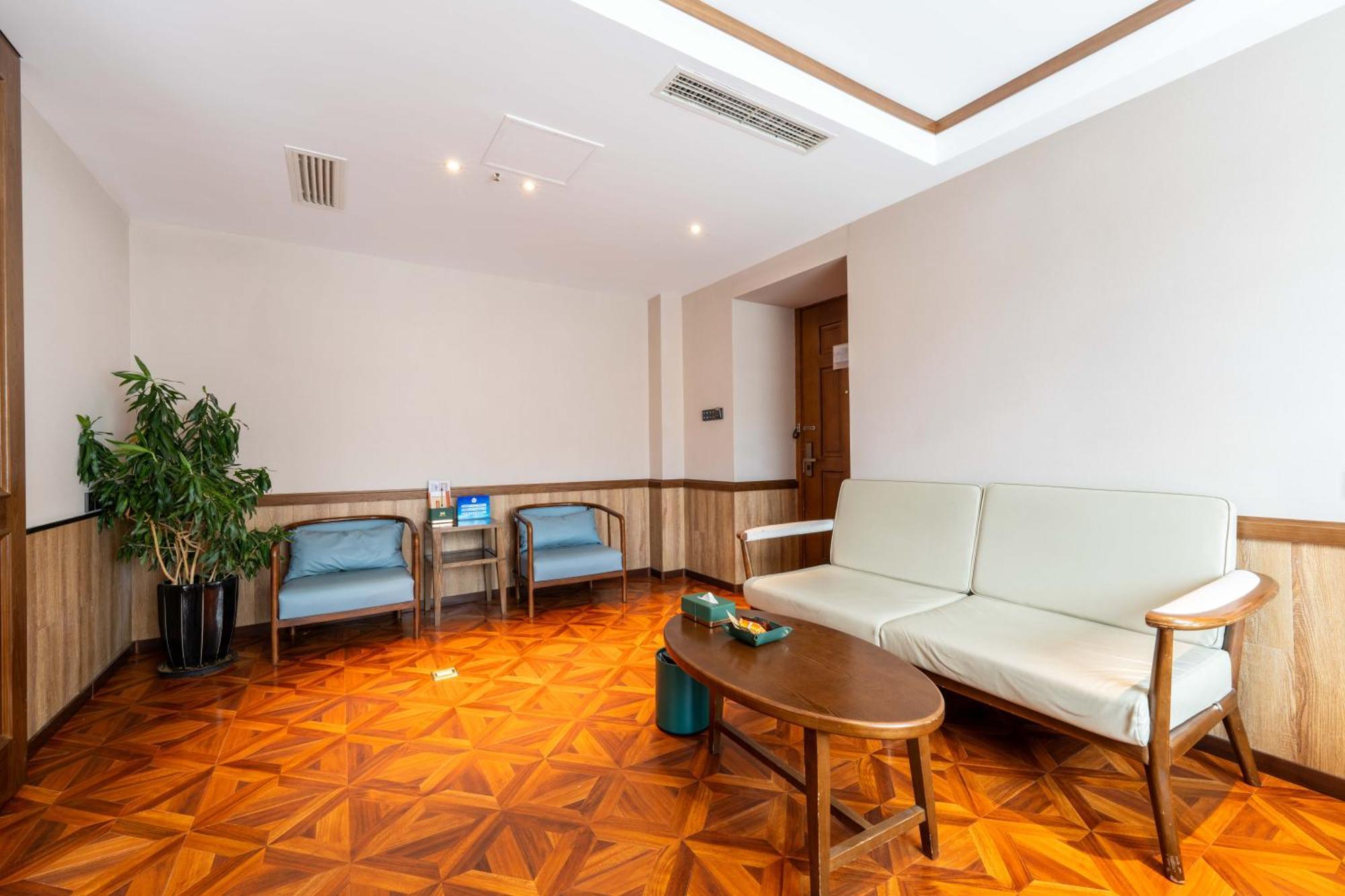 Nost Algia Hotel Near Beijing Panjiayuan Antique Market- Beijing Happy Valley, Cbd, China Zun And Sanlitun, Tian'Anmen Square, Free Ice Cream, Mineral Water, Coffee, Snacks And Laundry Service, Free Gymnastic, English Communication Well Exterior foto