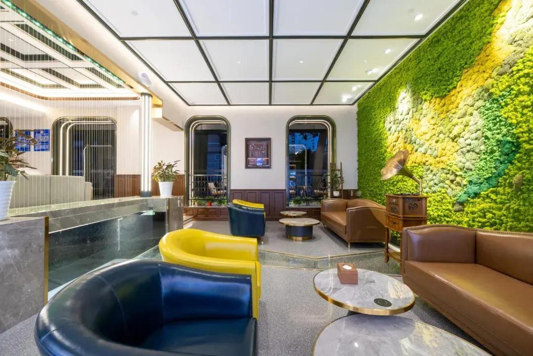 Nost Algia Hotel Near Beijing Panjiayuan Antique Market- Beijing Happy Valley, Cbd, China Zun And Sanlitun, Tian'Anmen Square, Free Ice Cream, Mineral Water, Coffee, Snacks And Laundry Service, Free Gymnastic, English Communication Well Exterior foto