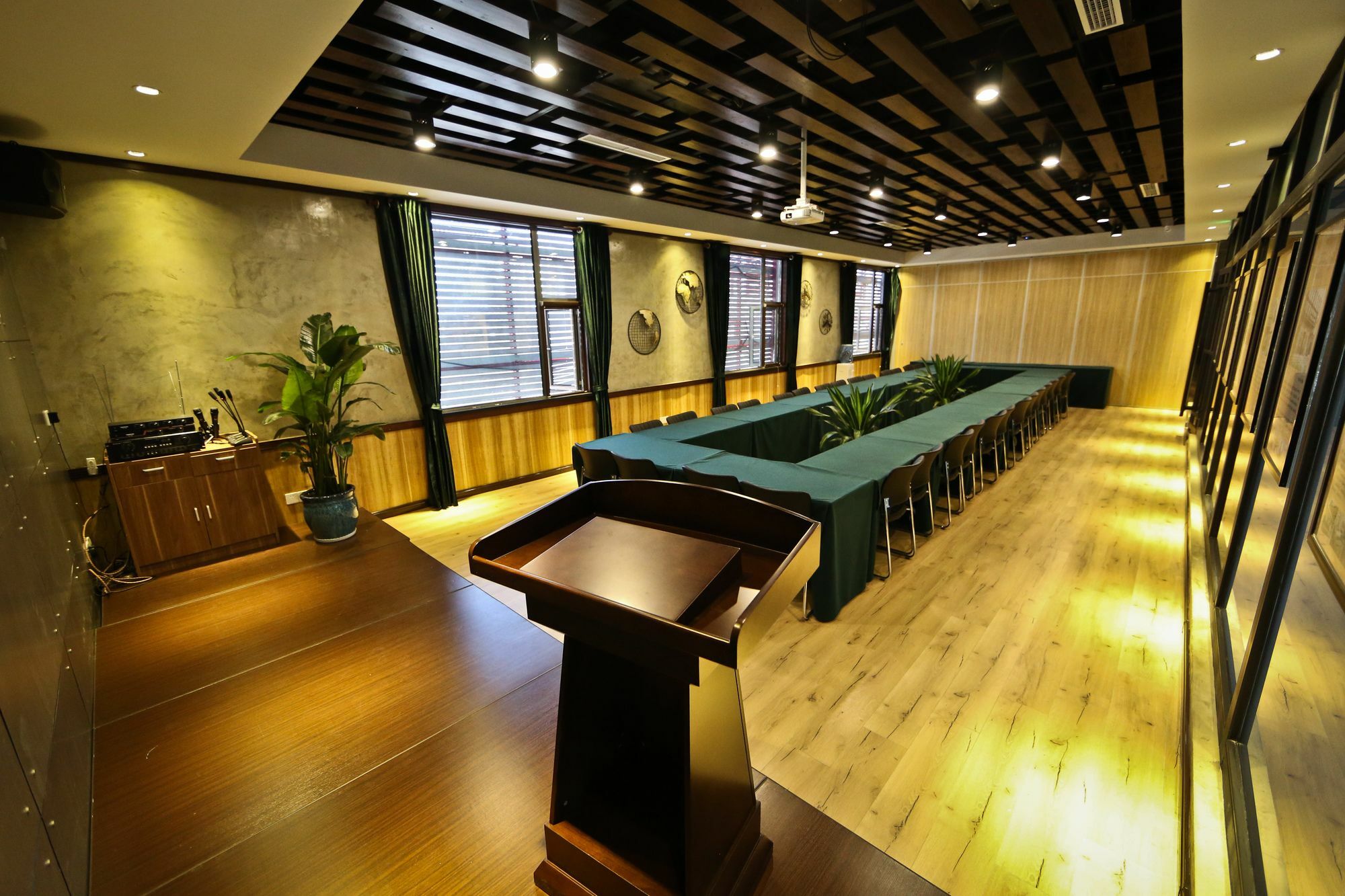 Nost Algia Hotel Near Beijing Panjiayuan Antique Market- Beijing Happy Valley, Cbd, China Zun And Sanlitun, Tian'Anmen Square, Free Ice Cream, Mineral Water, Coffee, Snacks And Laundry Service, Free Gymnastic, English Communication Well Exterior foto