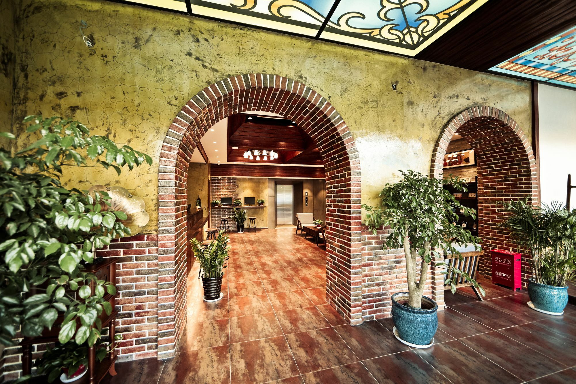 Nost Algia Hotel Near Beijing Panjiayuan Antique Market- Beijing Happy Valley, Cbd, China Zun And Sanlitun, Tian'Anmen Square, Free Ice Cream, Mineral Water, Coffee, Snacks And Laundry Service, Free Gymnastic, English Communication Well Exterior foto