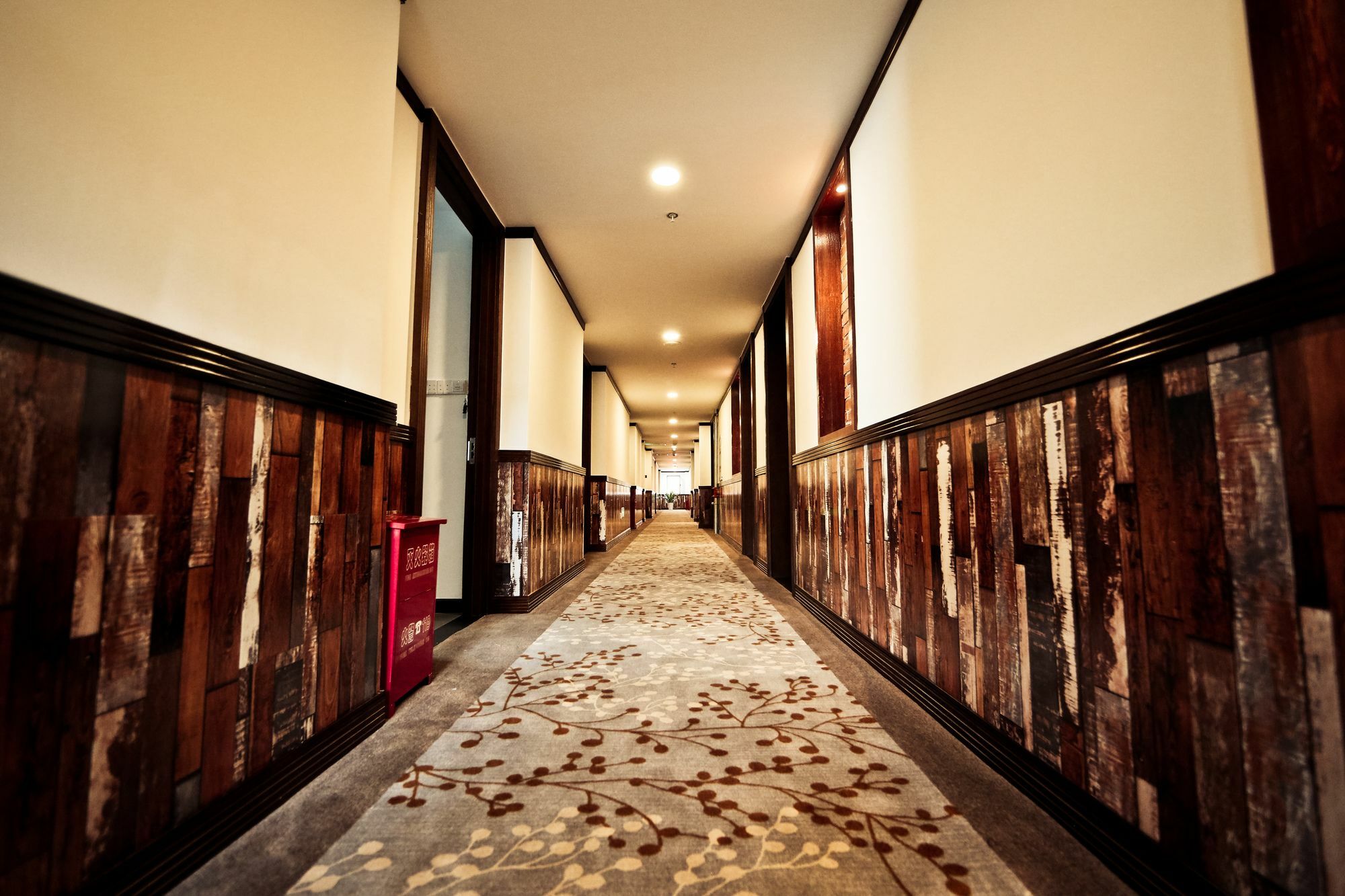 Nost Algia Hotel Near Beijing Panjiayuan Antique Market- Beijing Happy Valley, Cbd, China Zun And Sanlitun, Tian'Anmen Square, Free Ice Cream, Mineral Water, Coffee, Snacks And Laundry Service, Free Gymnastic, English Communication Well Exterior foto